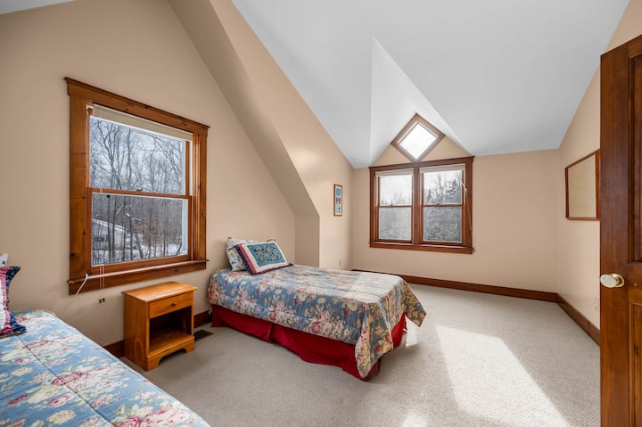 1054 Stowe Hollow-65