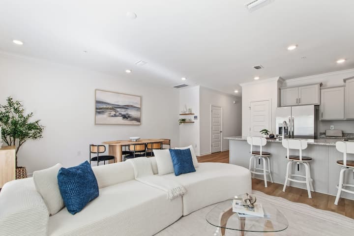 Minutes From Beach! Sleeps 7, Beach, Fun, Dining - Orange Beach, AL