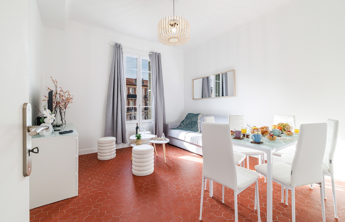 Delfino 69 - Charming Apartment 2 rooms - Apartments for Rent in