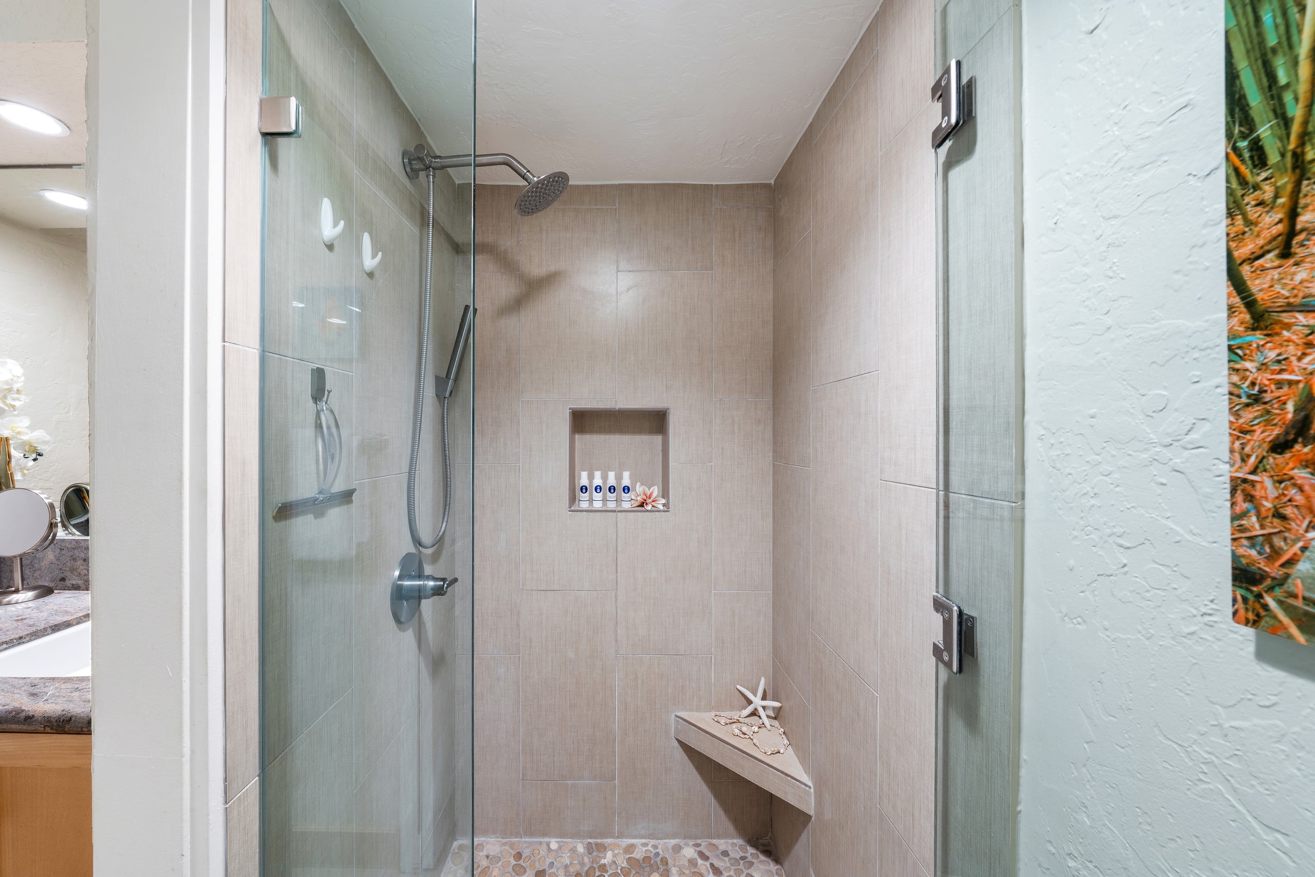 Condo in Lahaina · ★4.89 · 1 bedroom · 2 beds · 1 bath - Image 31