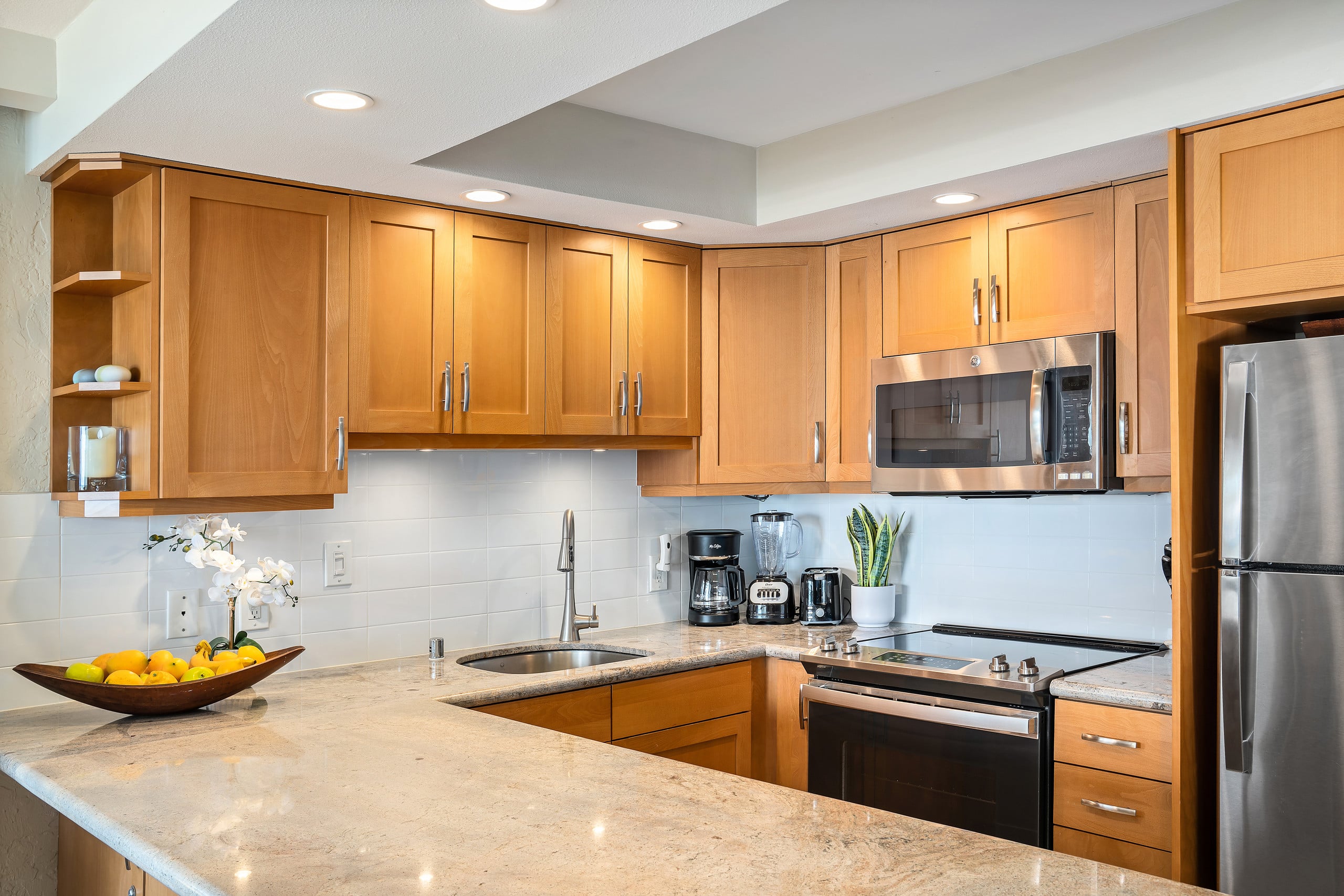 Condo in Lahaina · ★4.89 · 1 bedroom · 2 beds · 1 bath - Image 8