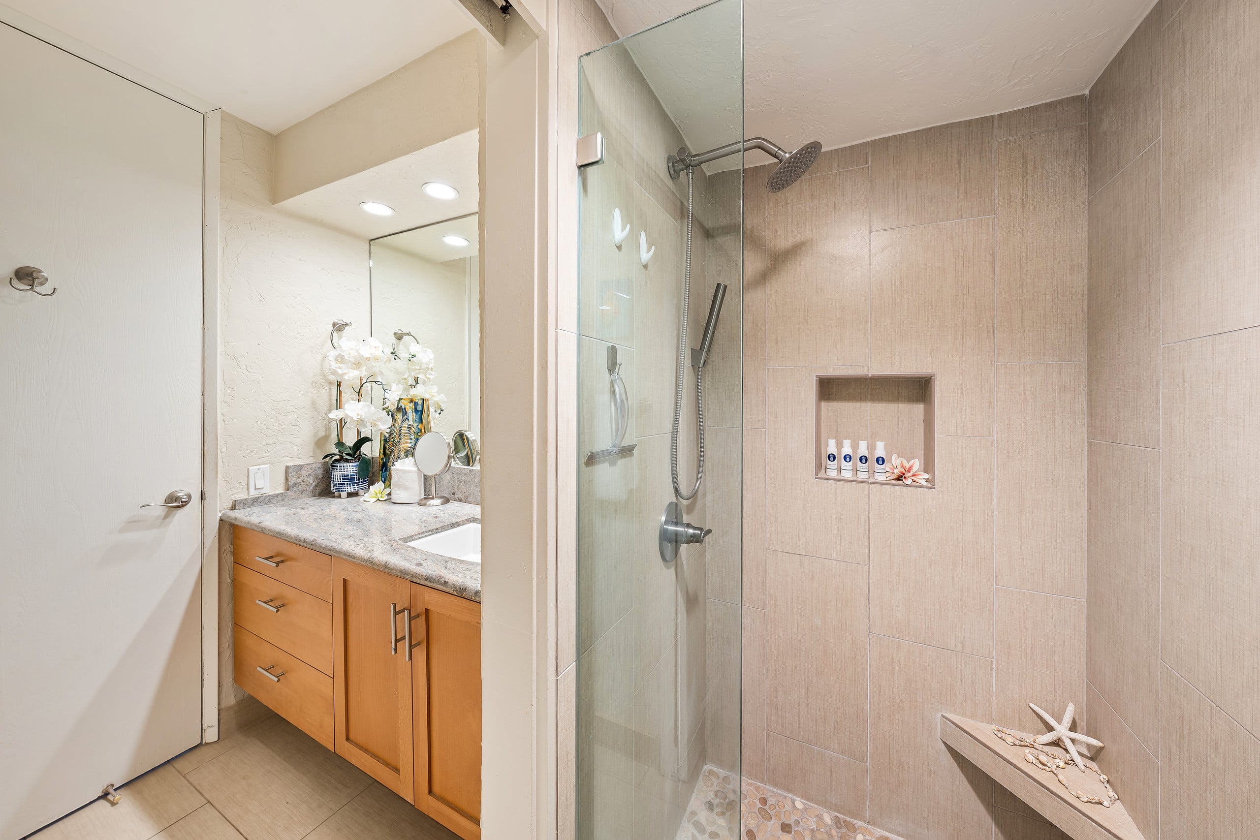 Condo in Lahaina · ★4.89 · 1 bedroom · 2 beds · 1 bath - Image 28