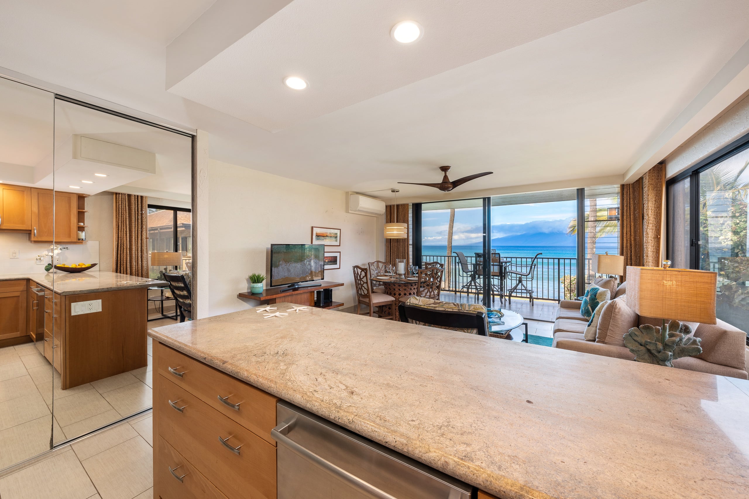 Condo in Lahaina · ★4.89 · 1 bedroom · 2 beds · 1 bath - Image 18
