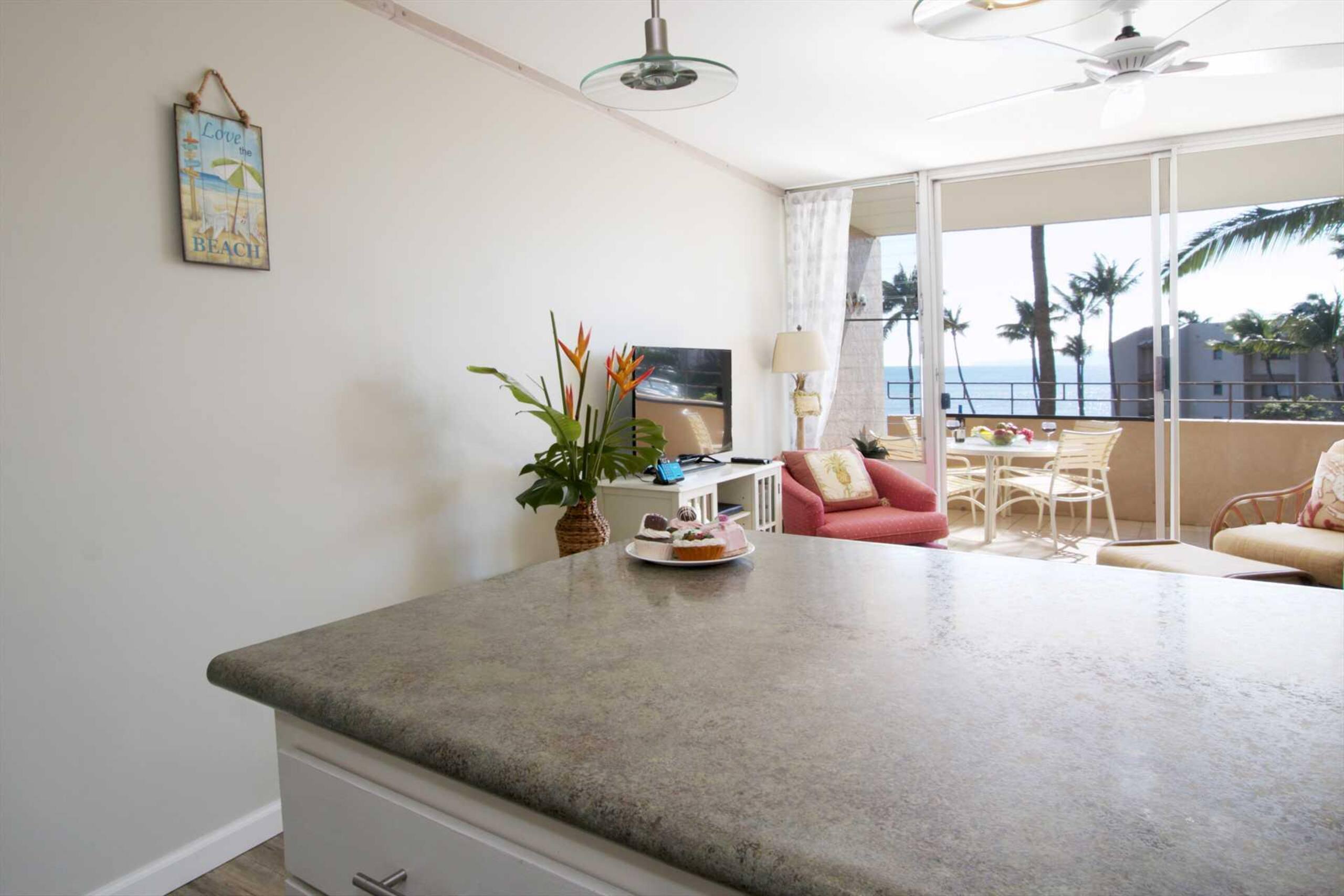 Condo in Maalaea · ★4.76 · 1 bedroom · 2 beds · 1 private bath - Image 15