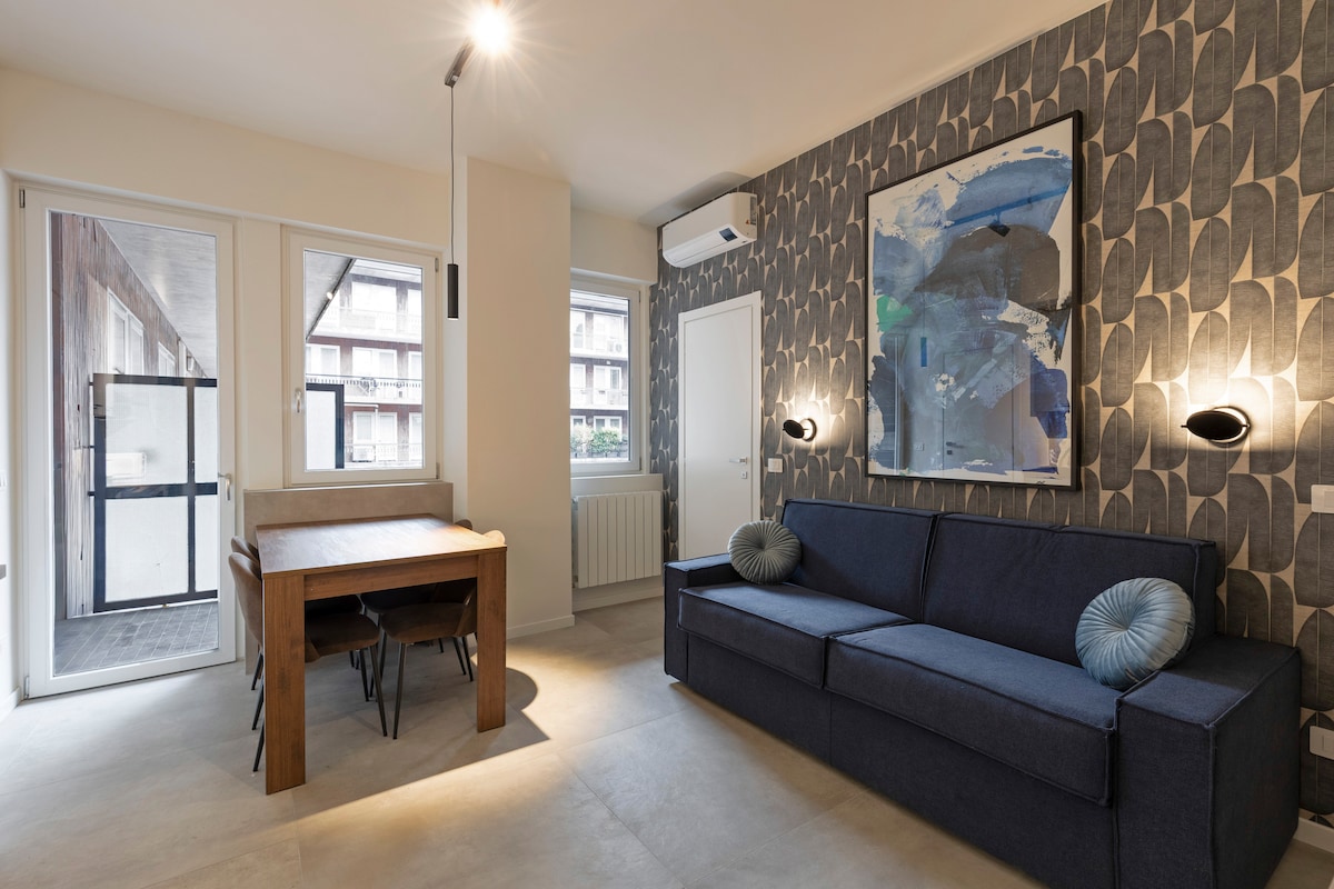 Jedálenský stôl a rozkladacia pohovka