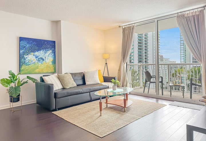 Prime Brickell Stay With Pool, Gym & Parking - Miami