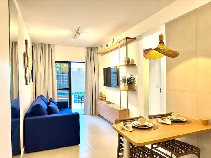 Obývacia izba s inteligentným televízorom, rozkladacou pohovkou pre dve osoby s dĺžkou 2,00 m