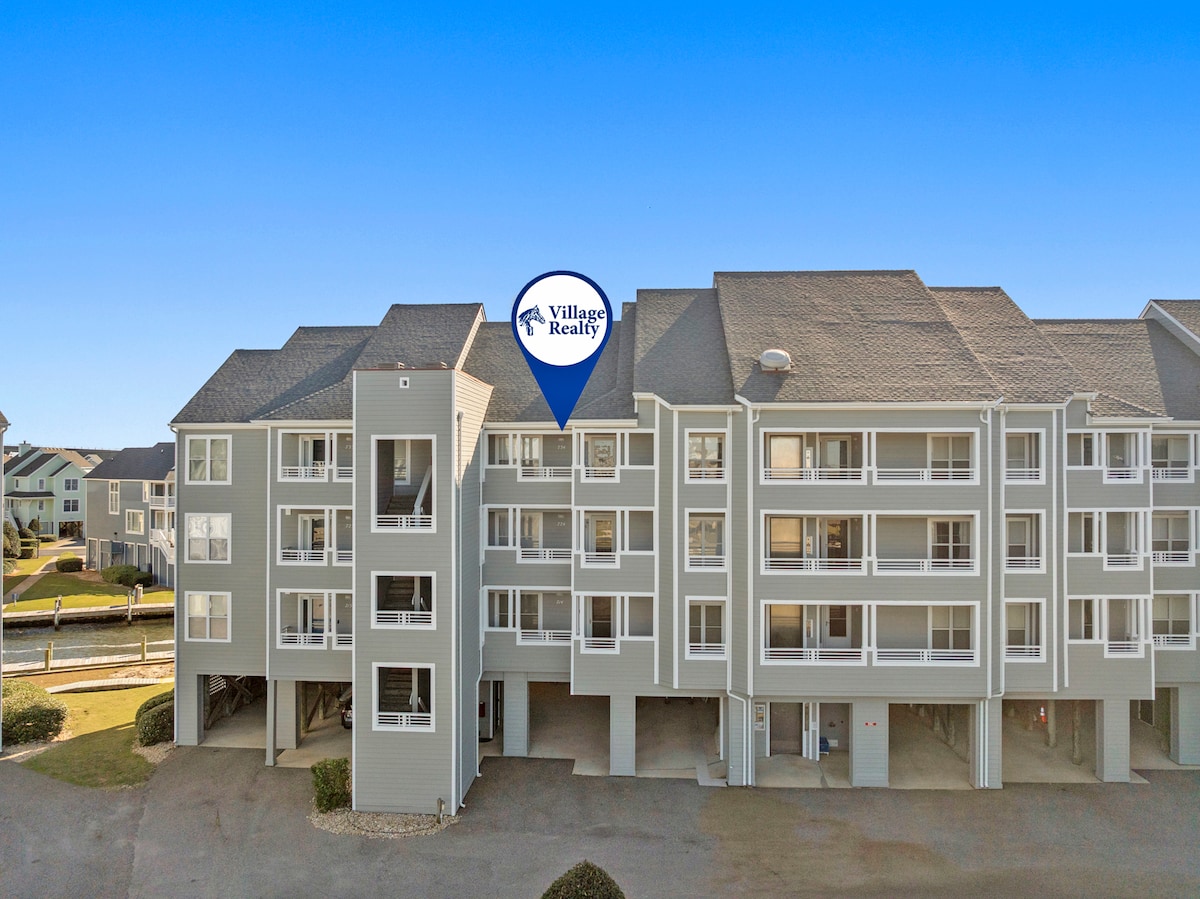 Buccaneer Village 734: Community Pool | Walking