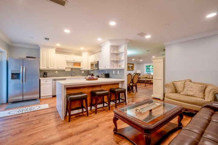 Casa Genesis, Luxury Miami Home - Homestead, FL