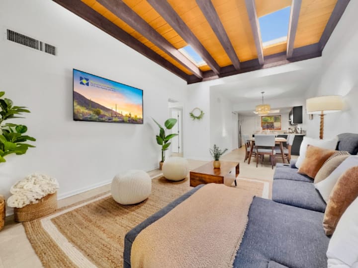 Patio Home Delight! Steps From Pool/spa! Sleeps 8. - ツーソン, AZ
