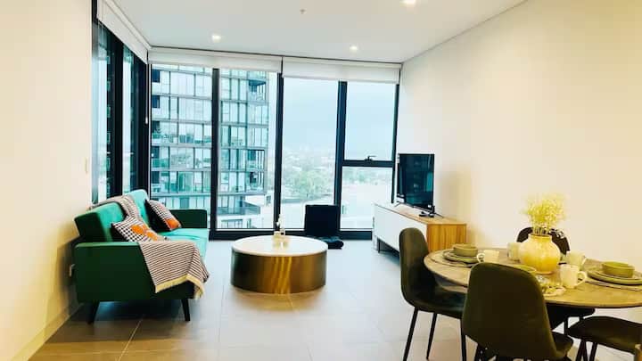 Stylish 1br | Pool, Gym & Parking By Olympic Park - 寶活