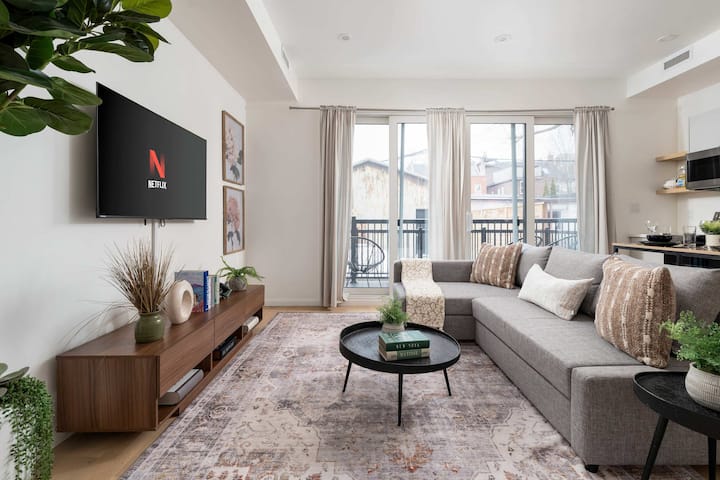 Urban 2br W/ Comfy Sofa Bed In Top Tier Location! - Toronto