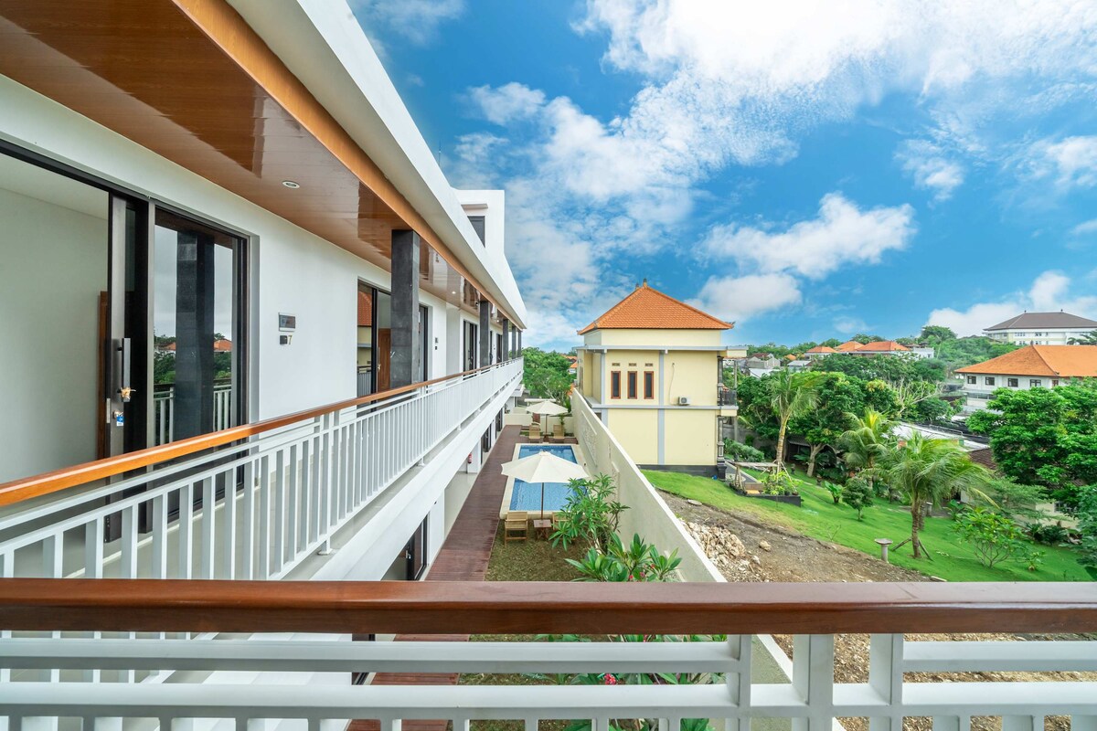 Rental unit in South Kuta · ★5.0 · 1 bedroom · 1 bed · 1 bath รายการ Airbnb เปรียบเทียบ