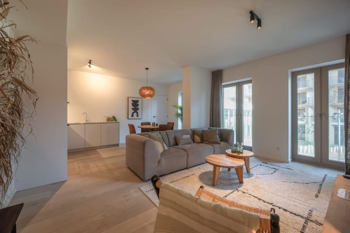 Stylish 2-bedroom Apartment With Terrace And Priva - Oostende