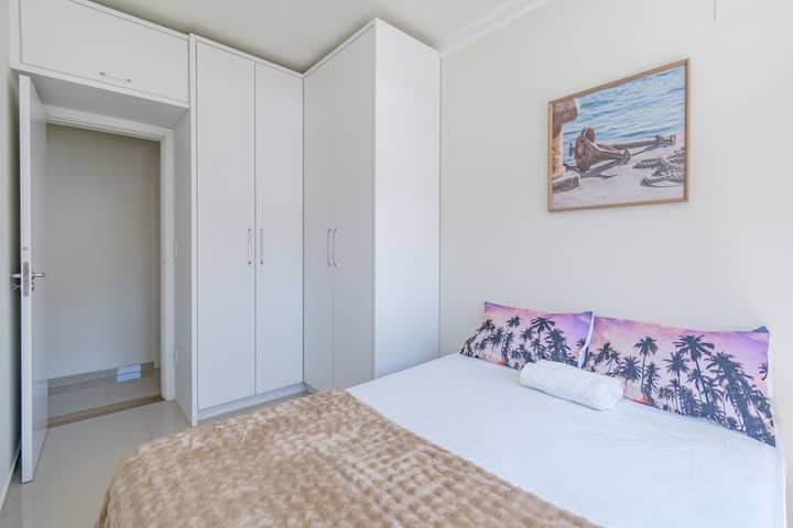 Quarto confortável planejado para noites tranquilas de descanso