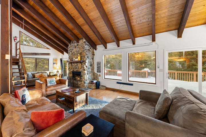 Sierra Woodlands Getaway - Tahoe Vista, CA