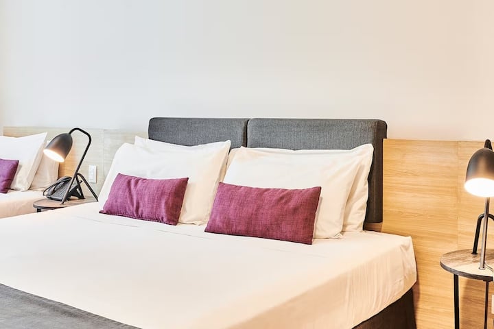 Dazzler Rosario| 2 Twin Beds| Near Shops & Dining - Rosario