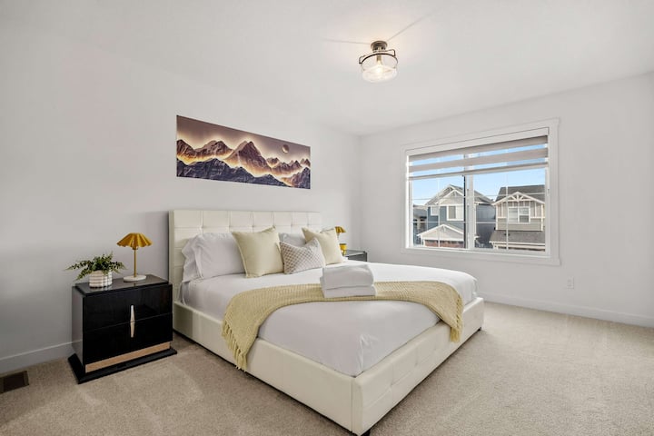 3br Upper Suite W Free Banff Pass. Book Stampede! - Calgary