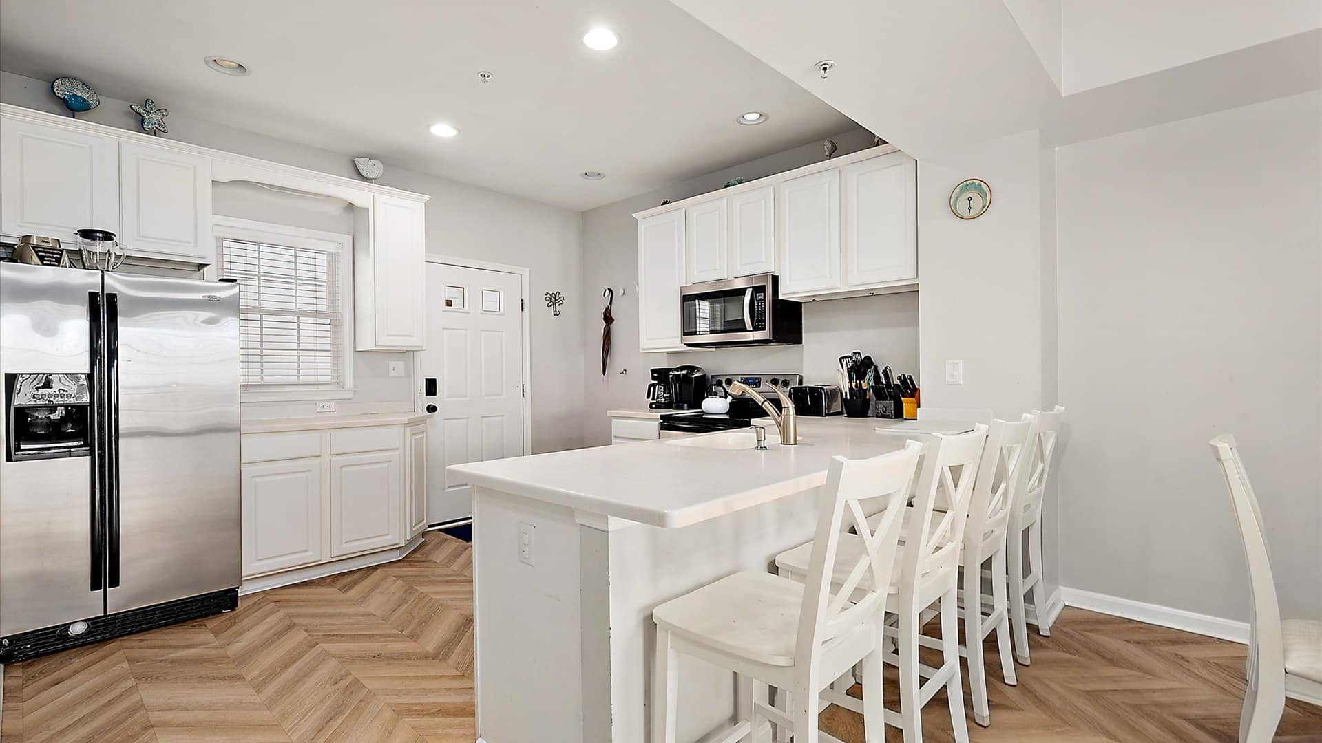 Spacious 4BR Downtown OC Townhouse — photo 2