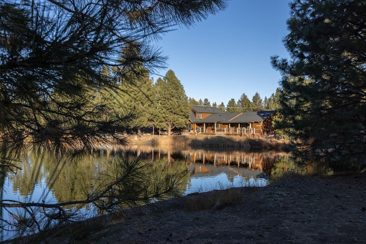 Risa Cabin: Hot Tub, Private Lake - Bend, OR