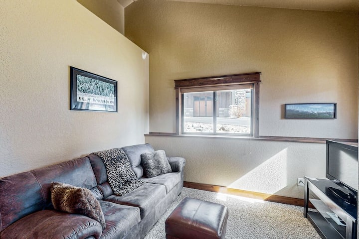 Comfortable 3br Townhome W/ Deck & Gas Fireplace - Estes Park, CO