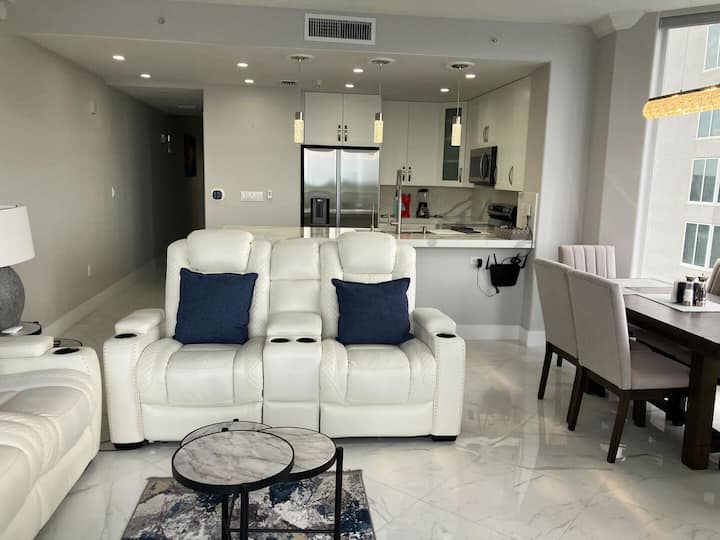 2 Br Home With Resort Pool Great For Families - Lake Buena Vista, FL