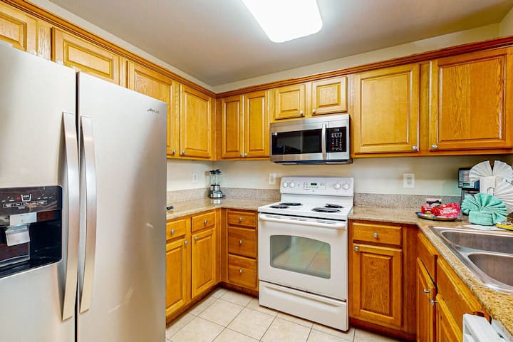 1br Lakefront Condo With Pool & View - Lake Buena Vista, FL