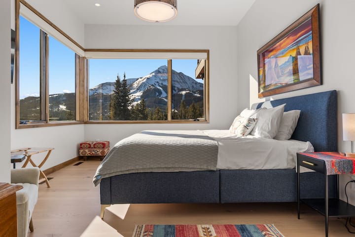 Dhoma kryesore e gjumit për fëmijë me banjë brenda