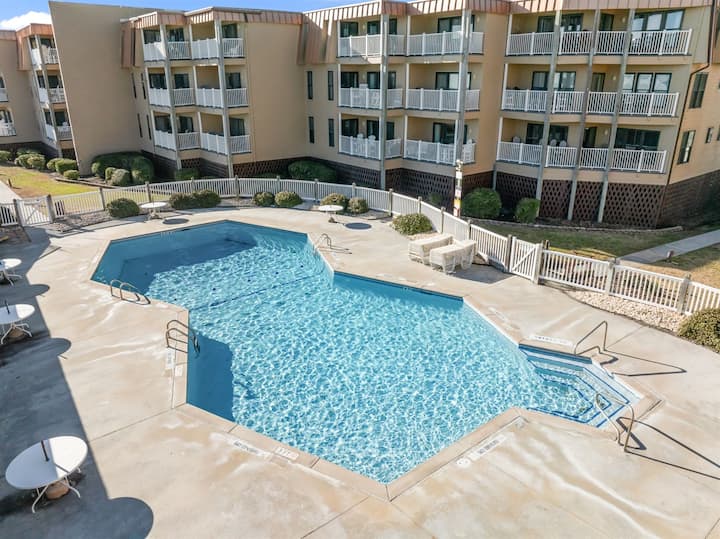 "Sunrise Suite" Wake To Sunrises · Beach · Pool - North Topsail Beach, NC