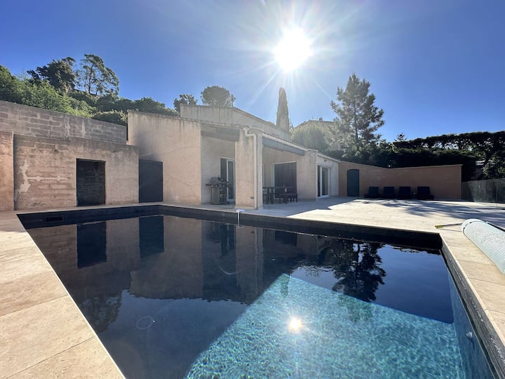 Villa Climatisée Pour 12 Personnes Avec Piscine Ch - La Londe-les-Maures