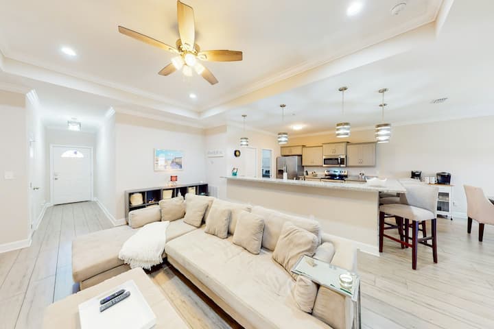 Snowbird Friendly 3br | Yard | Patio | W/d - Navarre, FL