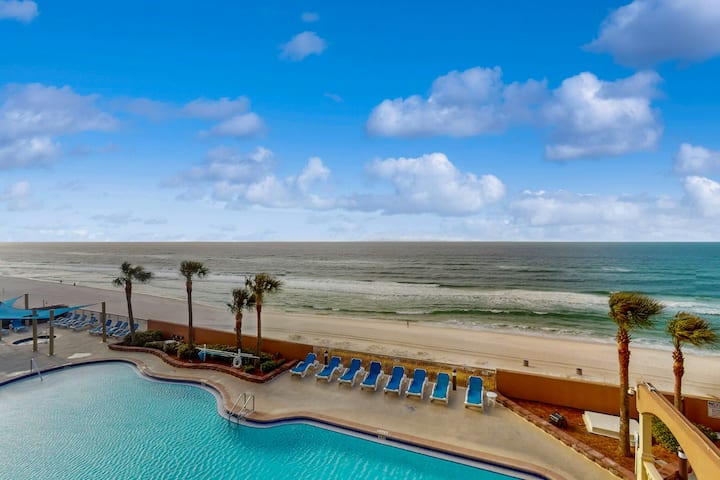2br & Bunk | Oceanfront | Balcony | Pool & Hot Tub - Panama City Beach, FL