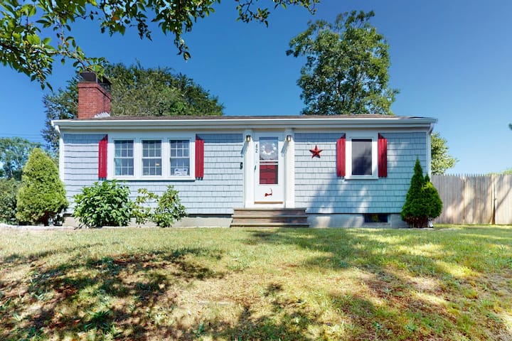 Prime Location: Yard, Firepit & Beach Pass! - Barnstable, MA