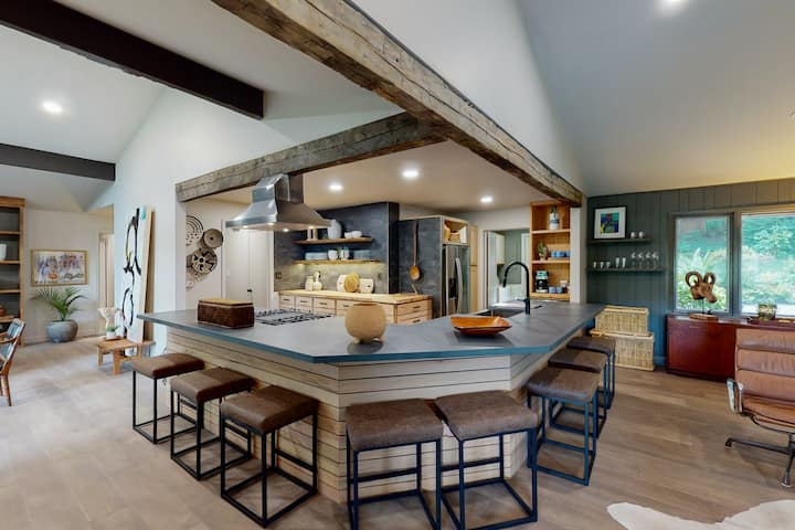 4br Professionally Decorated Wilderness Retreat - Brevard, NC