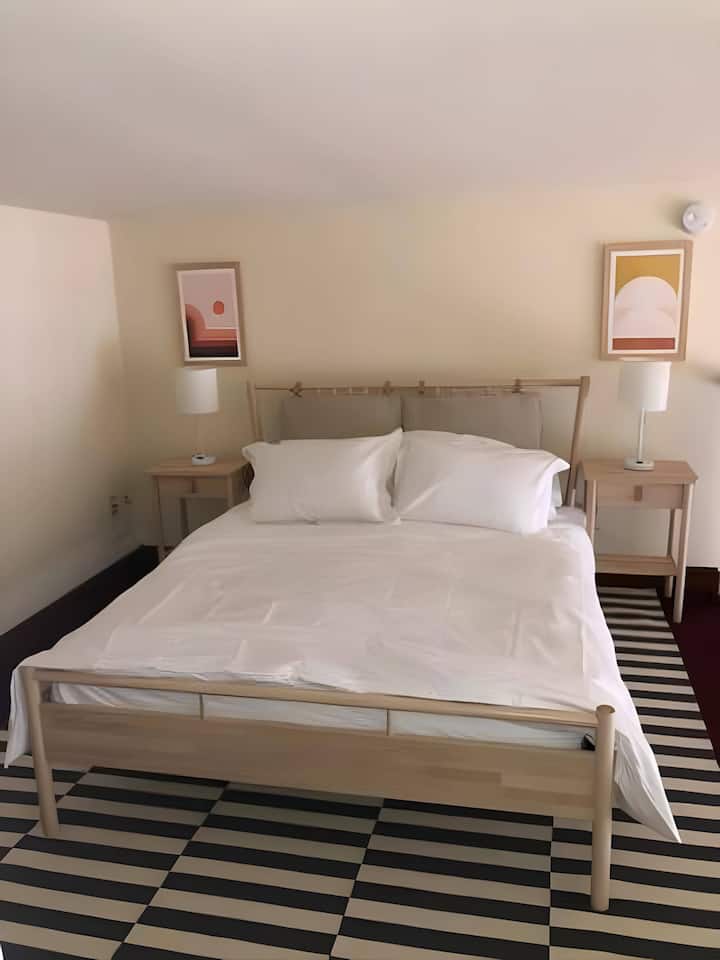 Madison Loft Apartment: Balcony, Kitchen & Jacuzzi - Madison, WI