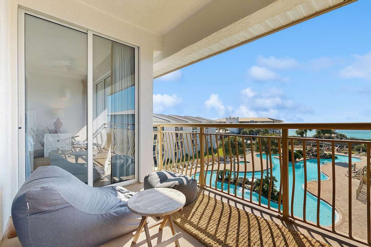 4th-floor 2BR with balcony, pool, pickleball - Condominiums for