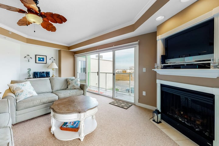 Bayfront Bliss: Pool, Wifi & Private Laundry - Ocean City, MD