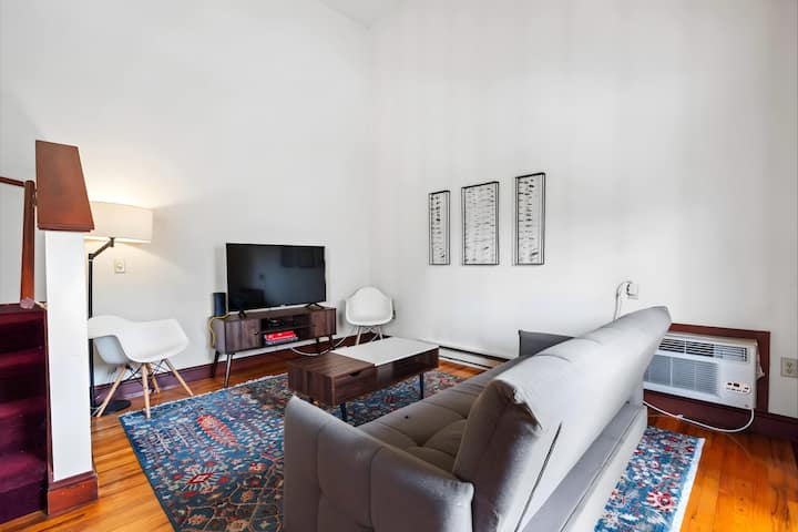 Downtown Madison Apartment: Stylish 1br With Balco - Madison, WI