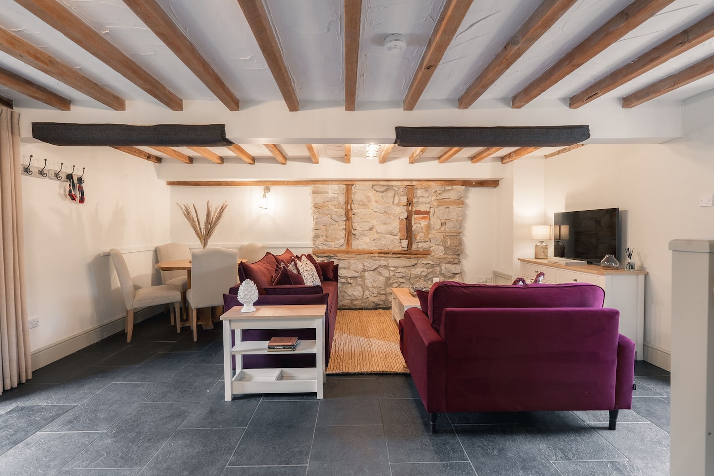 Lomas Cottage — 3