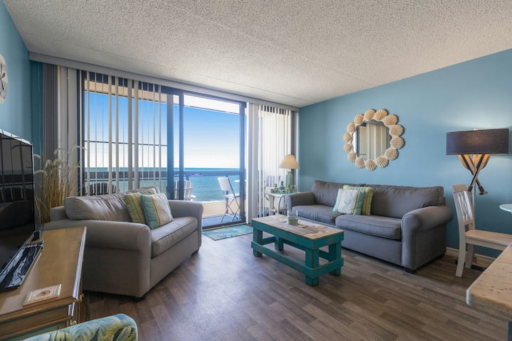 Modern Condo: Balcony, Pools, Gym & Tennis Court - Fenwick Island, DE