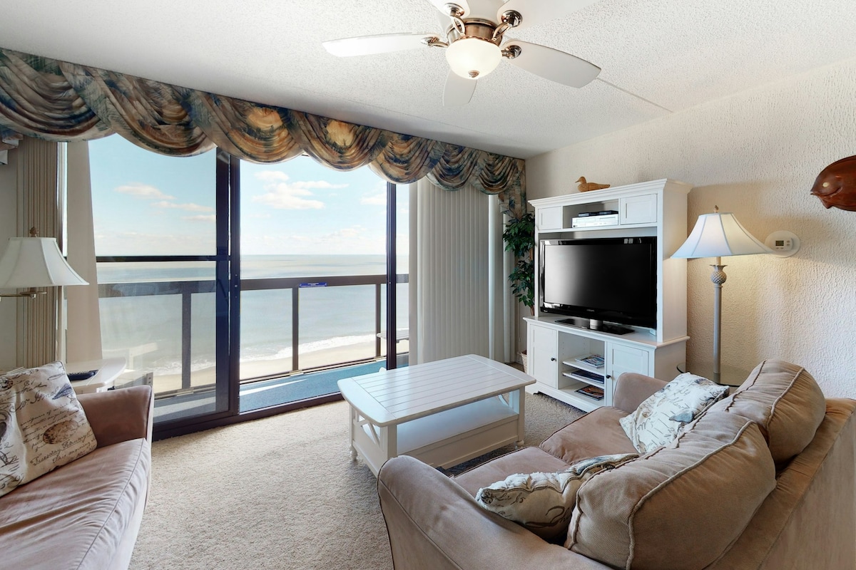 Curated visual reference: Visual Reference: 1Br Oceanfront Pool Sauna Balkon W D