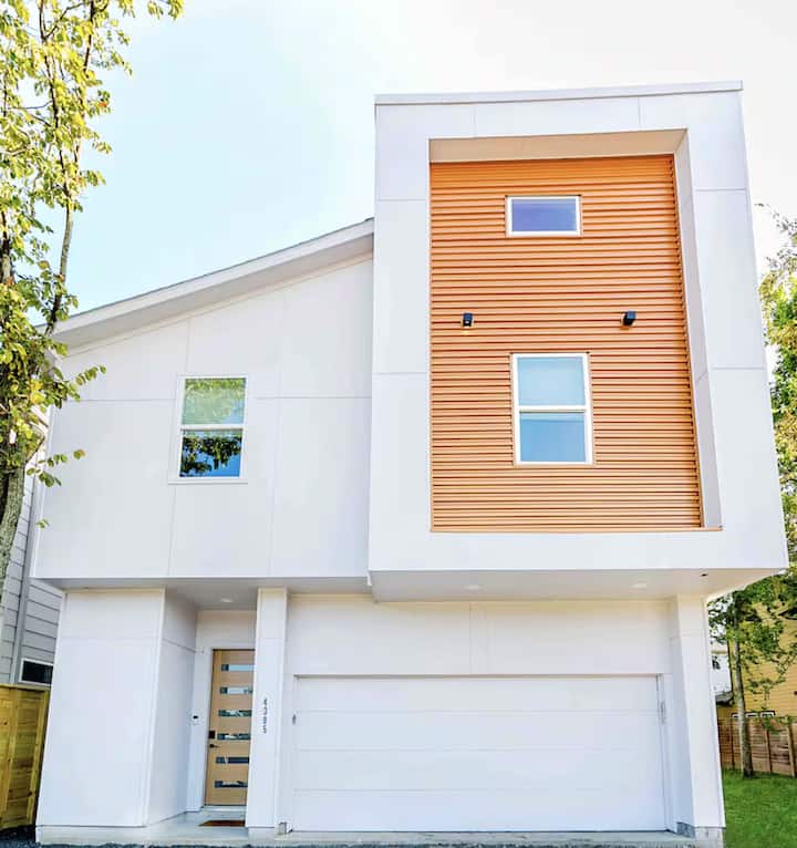 Spacious 15BR/15BA Homes • Sleeps 40 • Houston - Houses for Rent