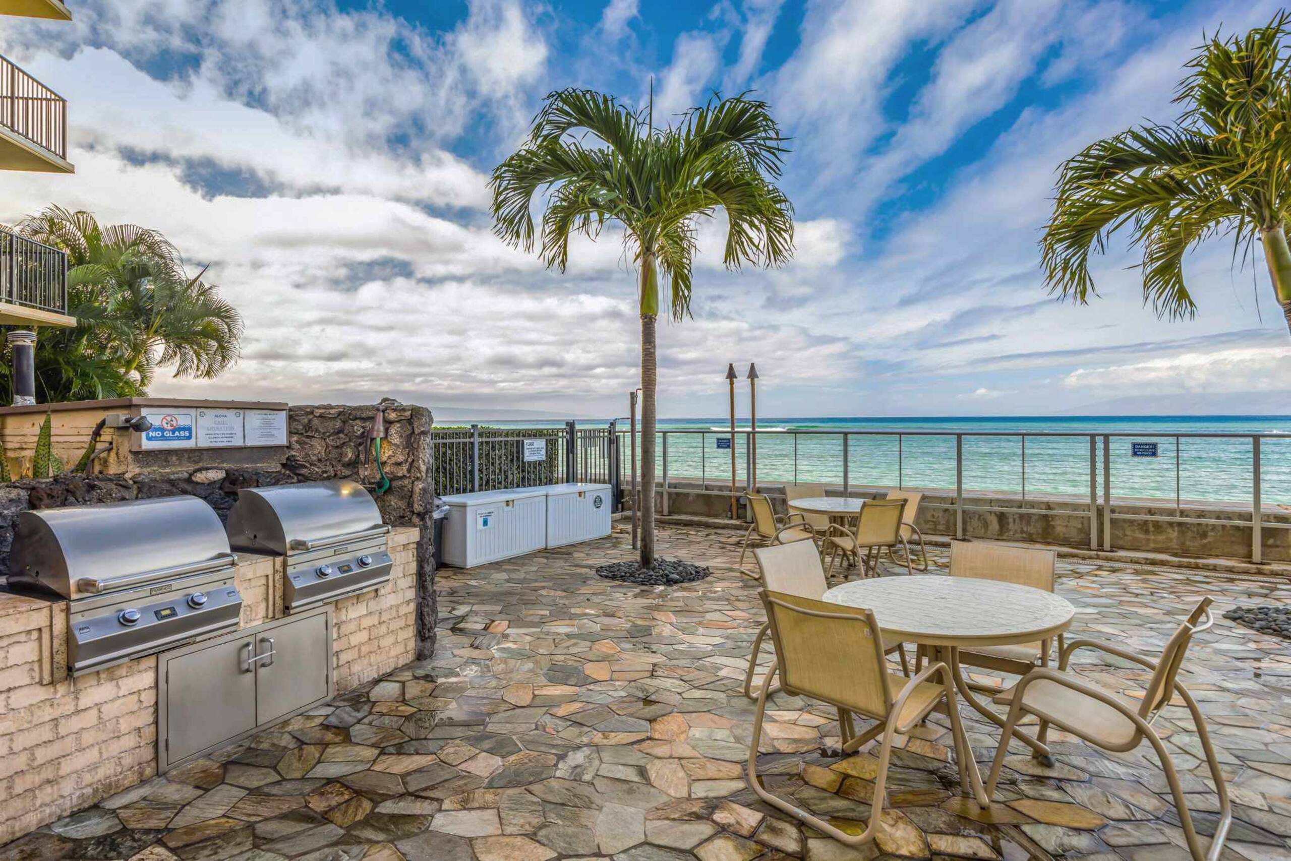 Condo in Lahaina · ★5.0 · 2 bedrooms · 3 beds · 2 private baths - Image 34