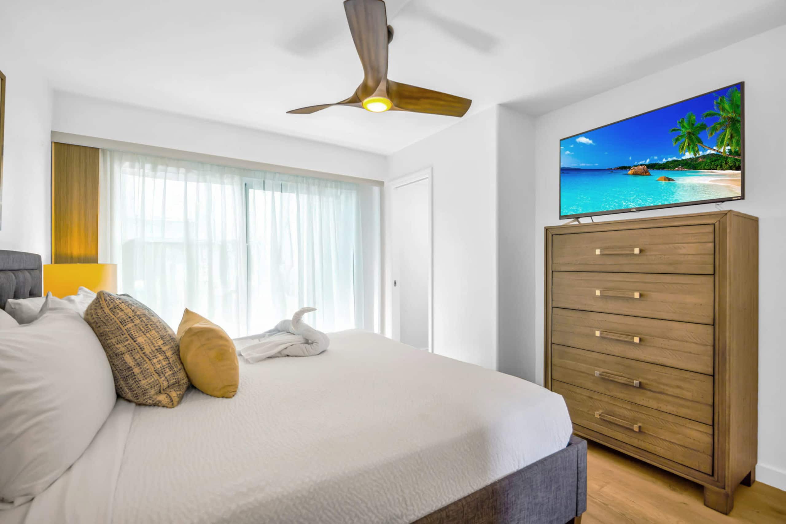 Condo in Lahaina · ★5.0 · 2 bedrooms · 3 beds · 2 private baths - Image 3