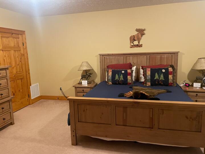 Camera da letto n. 2 con letto king-size