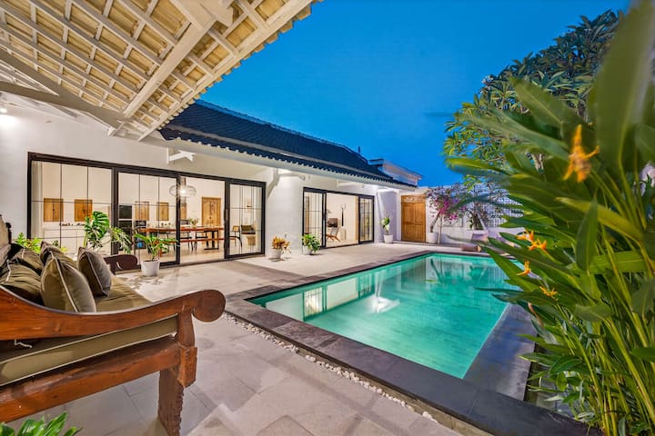 Villa Margarita – 4br Tropical Retreat In Canggu. - Canggu