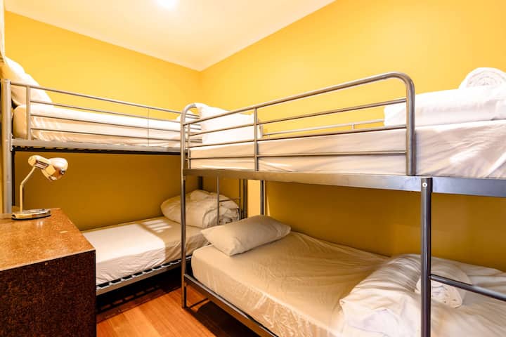 ორსართულიანი საწოლის განლაგება