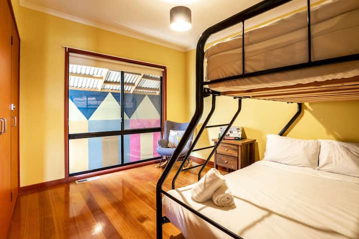 Ორსართულიანი საძინებლის დაყენება