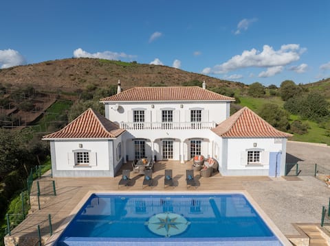 Top performing Airbnb: Casa Limoeiro, Singles, Near Tavira in Conceição
