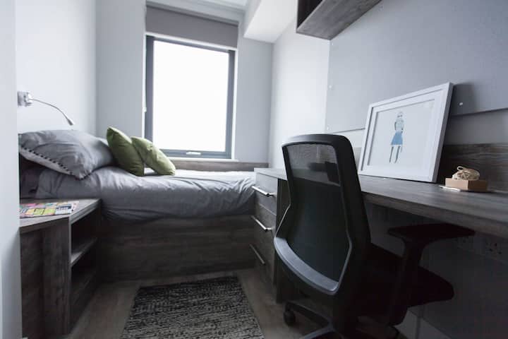 Student Only - 2 Bed Apartment In Portsmouth - Portsmouth